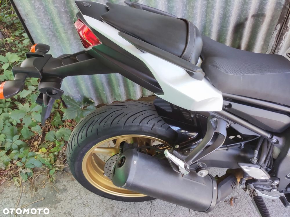 Yamaha FZ8 - 10