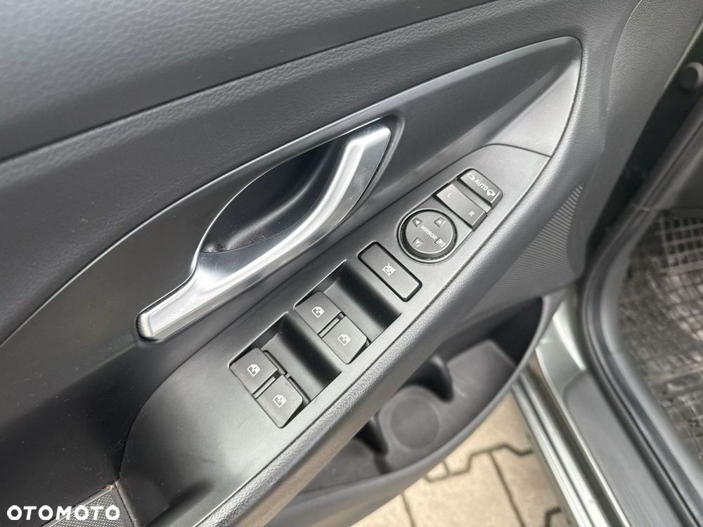 Hyundai i30 1.5 T-GDI 48V Smart DCT - 12