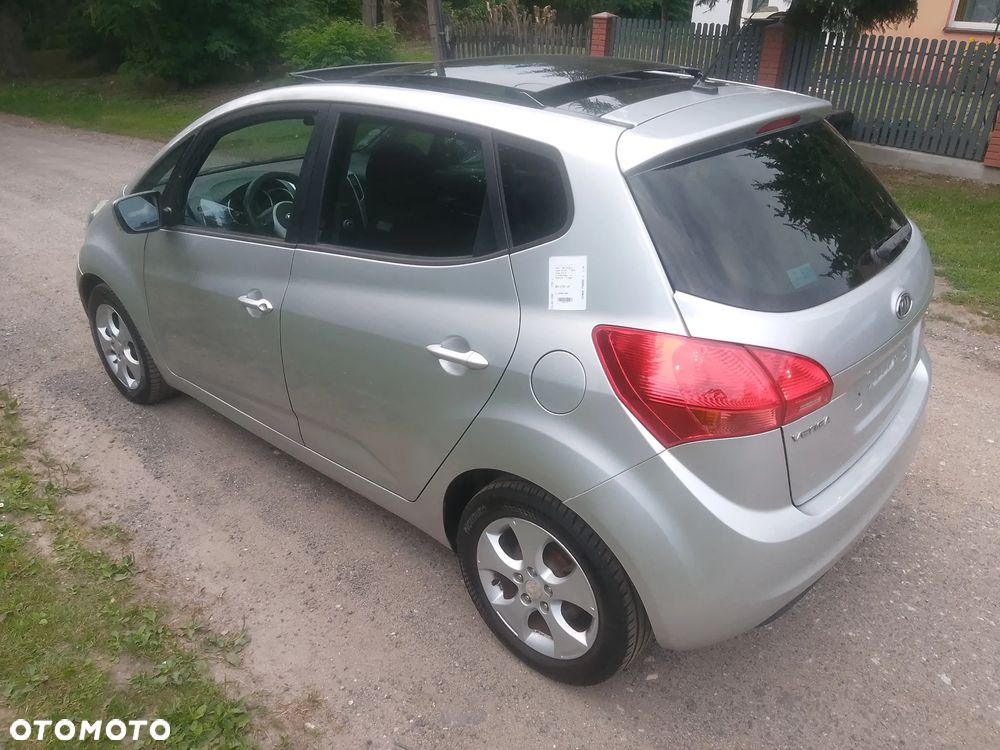 Kia Venga 1.6 CRDi 128 Dream Team Edition - 4
