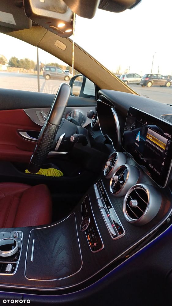 Mercedes-Benz Klasa C 300 9G-TRONIC - 22