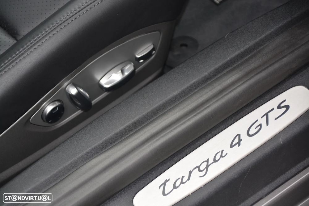 Porsche 911 (991) Targa 4 GTS PDK - 48