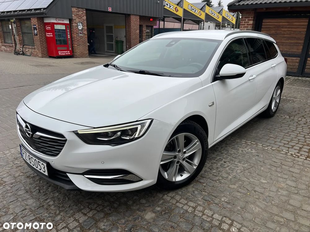 Opel Insignia - 1