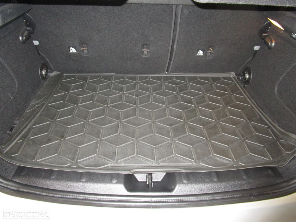 MINI 5 Portas Cooper SD Sport Aut. Seven - 33