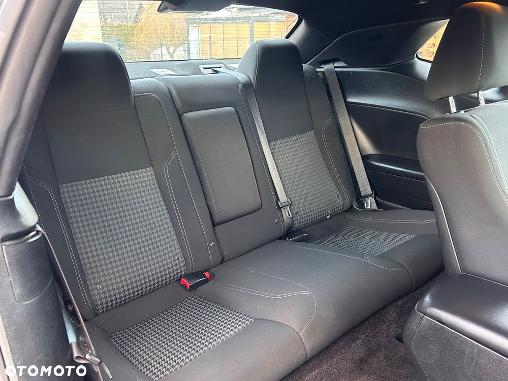 Dodge Challenger - 10