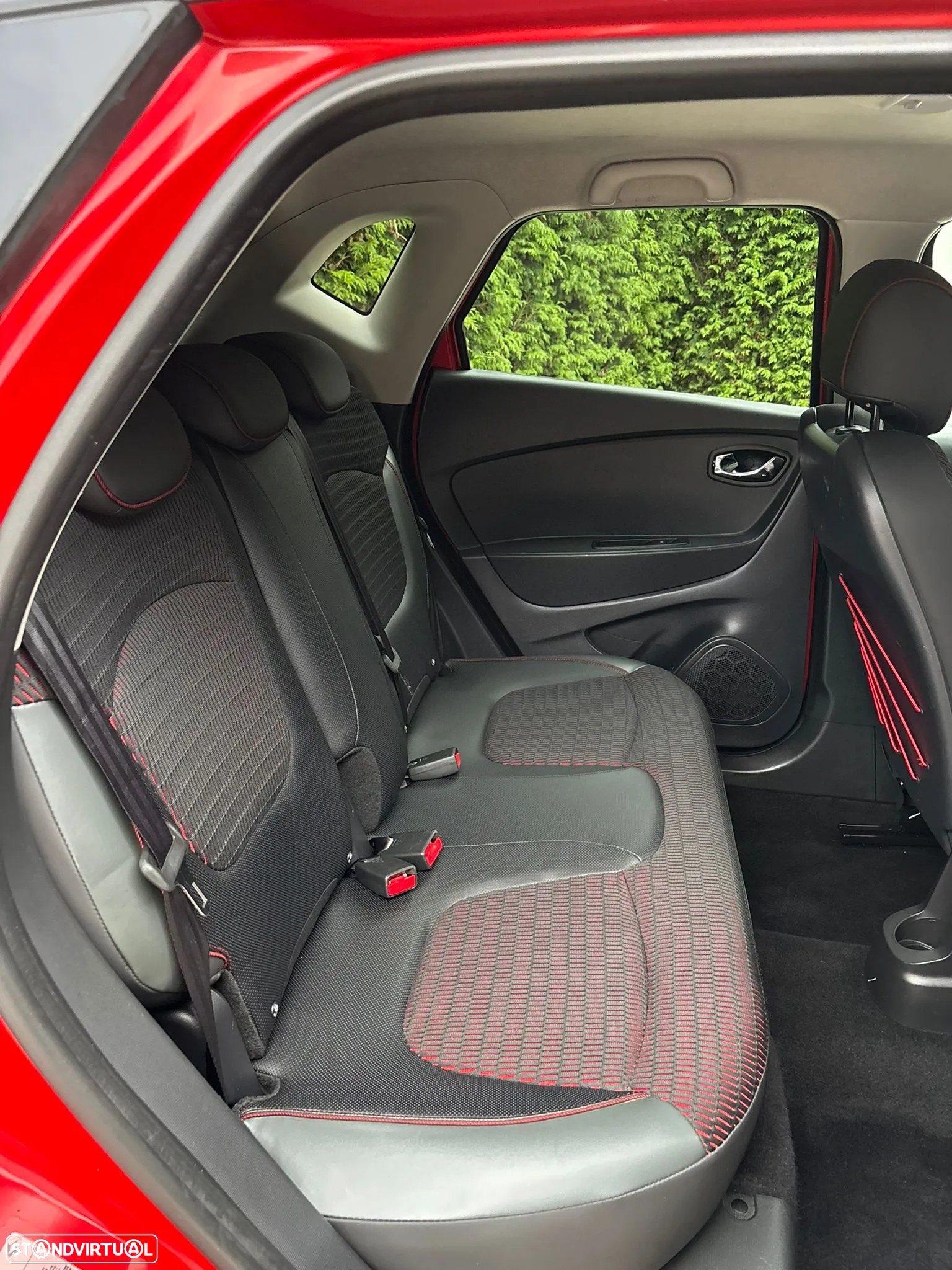Renault Captur 0.9 TCE Helly Hansen - 14