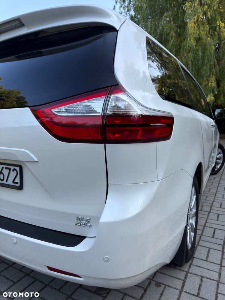 Toyota Sienna 3.5 V6 XLE AWD - 11
