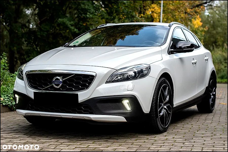 Używany Volvo V40 Cross Country 2013 - 41 900 PLN, 183 000 km