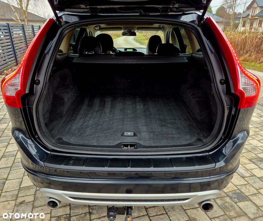 Volvo XC 60 D5 AWD RDesign - 24