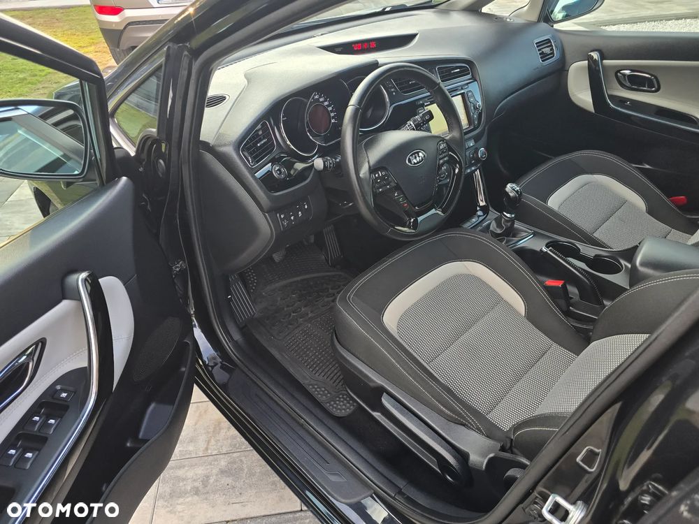 Kia Ceed 1.4 CVVT Dream Team Edition - 26
