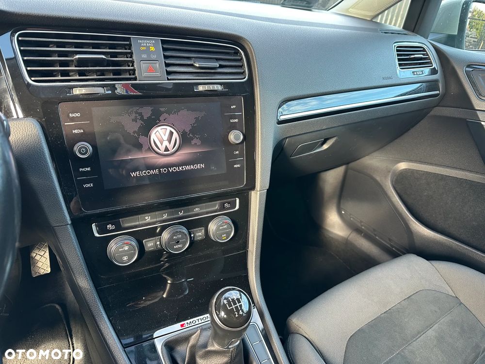 Volkswagen Golf - 14