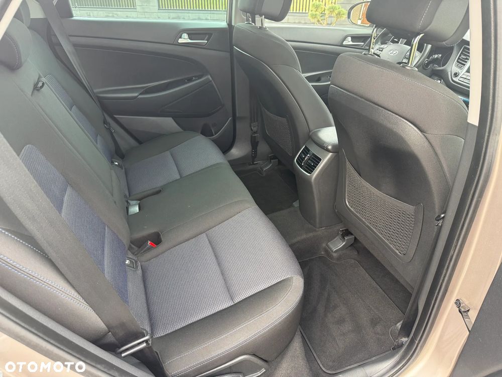 Hyundai Tucson blue 1.7 CRDi 2WD Style - 29