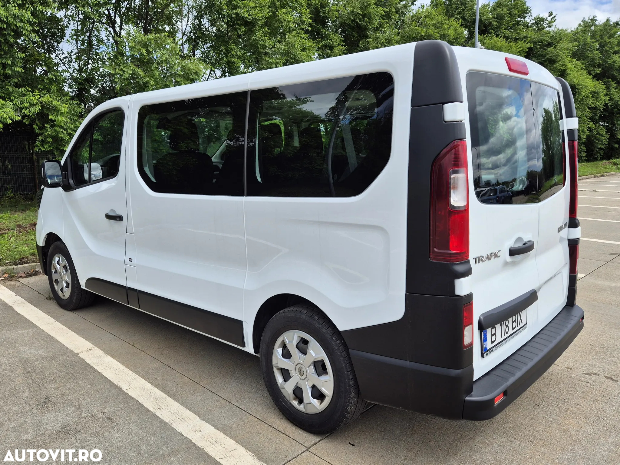 Renault Trafic Combi 2.0 Blue dCi 110 S&S L1 8+1 Life - 11