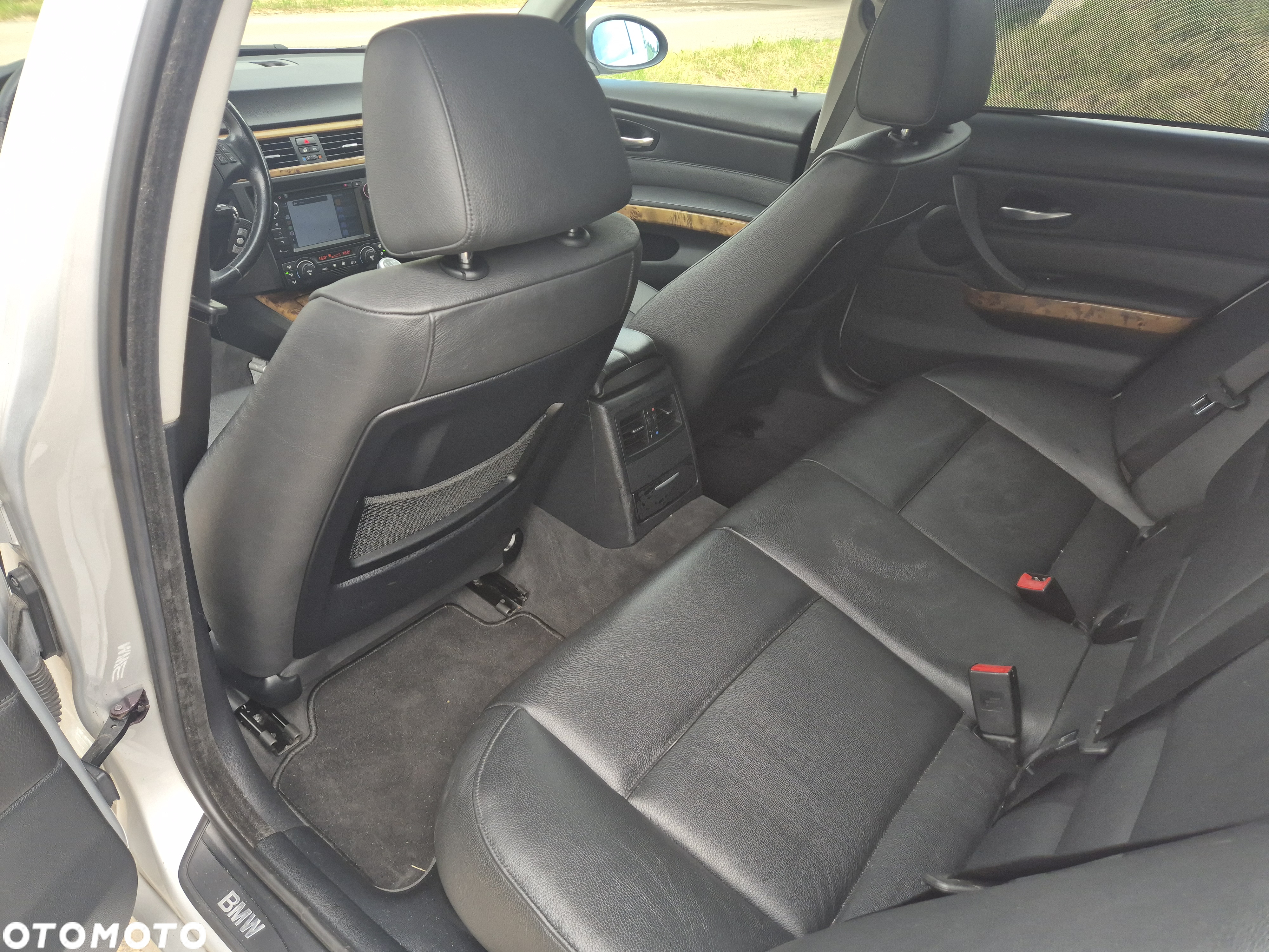 BMW Seria 3 325i Touring - 14