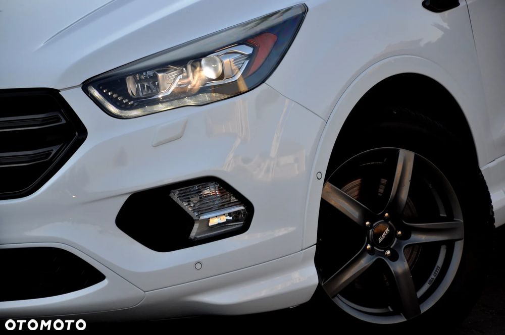 Ford Kuga 1.5 EcoBoost 4WD Titanium Plus - 4