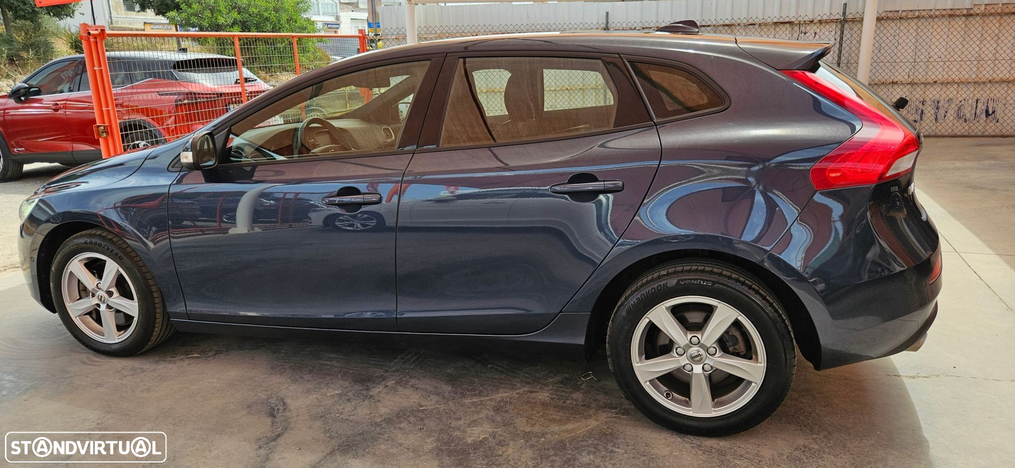Volvo V40 2.0 D3 Momentum - 8
