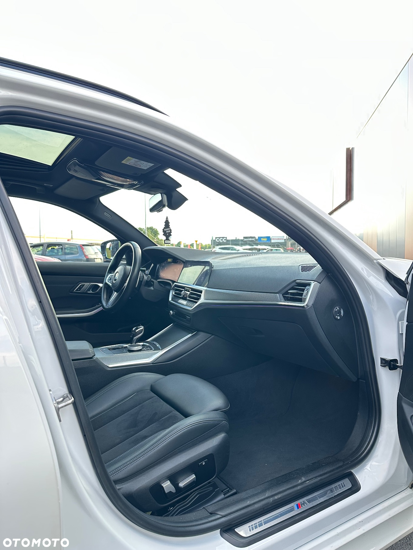 BMW Seria 3 330e M Sport sport - 23