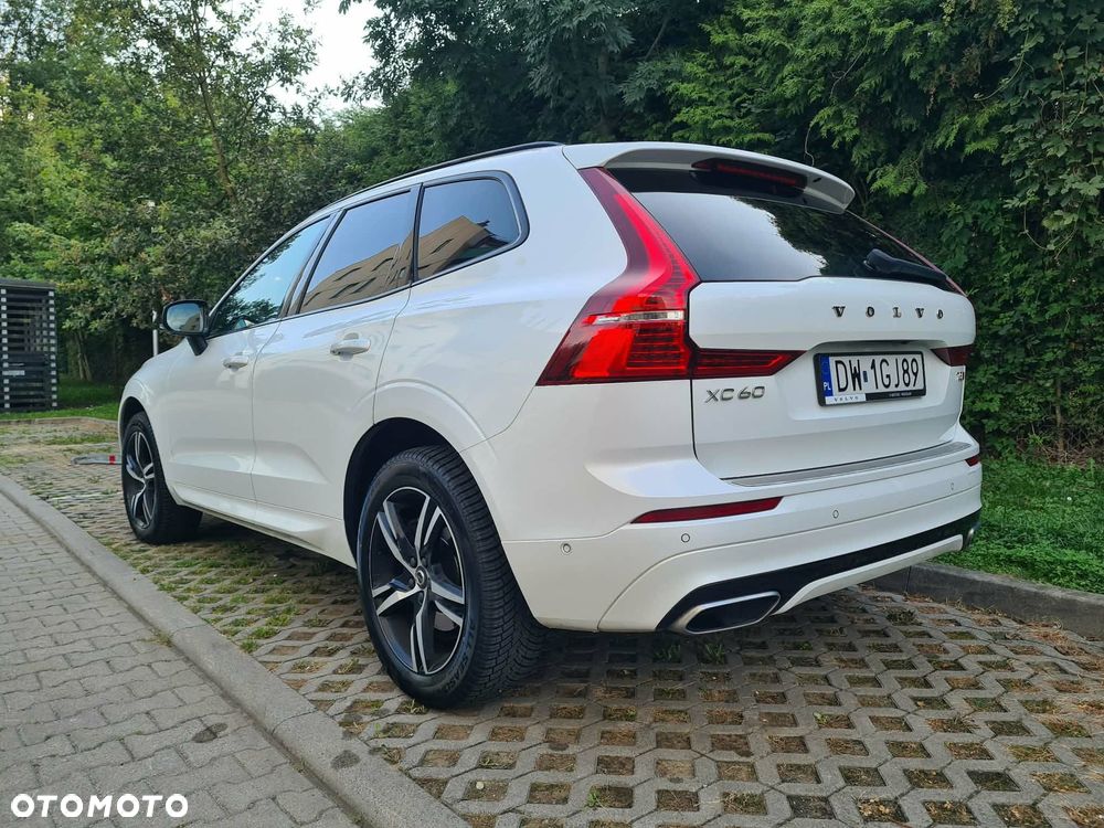 Volvo XC 60 T5 AWD R-Design - 1