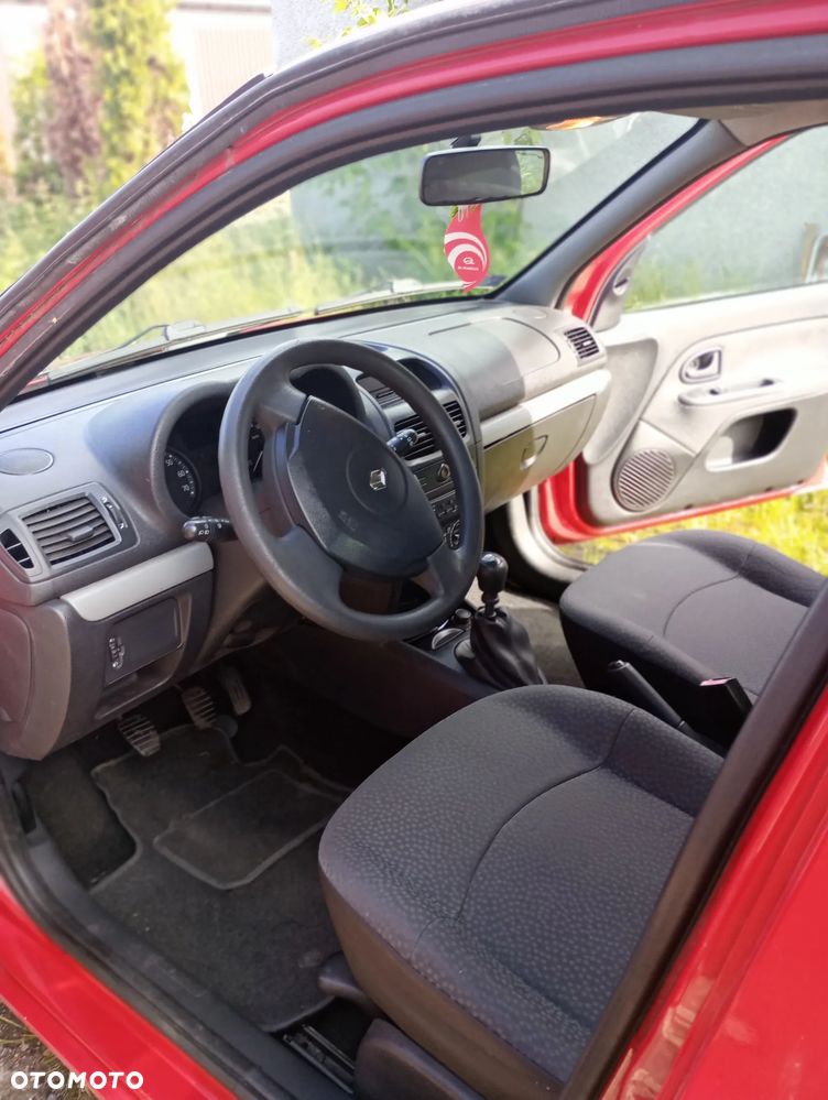 Renault Clio - 6