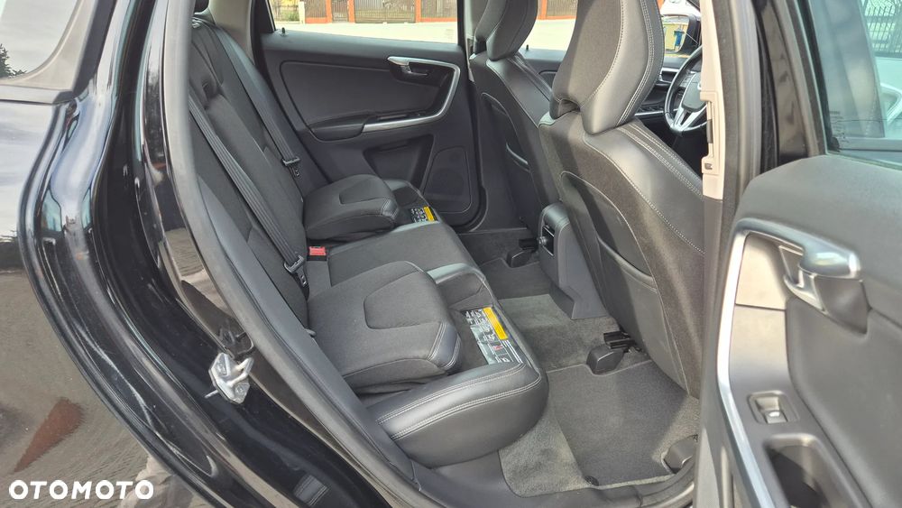 Volvo XC 60 D4 Geartronic Momentum - 23