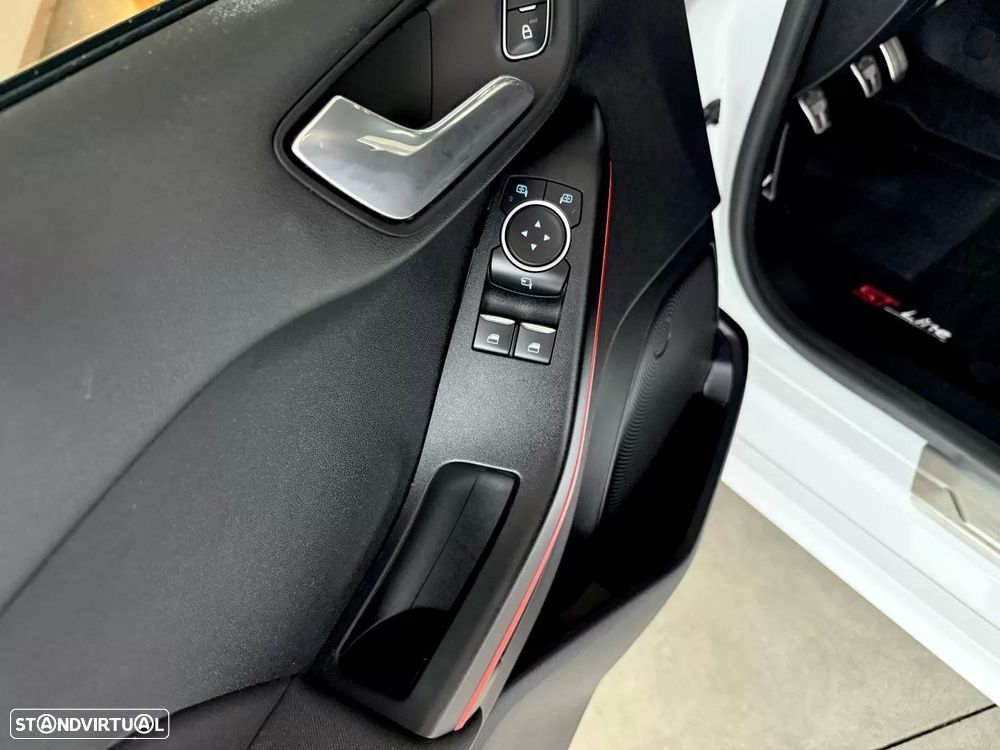 Ford Fiesta 1.0 T EcoBoost STLine - 51