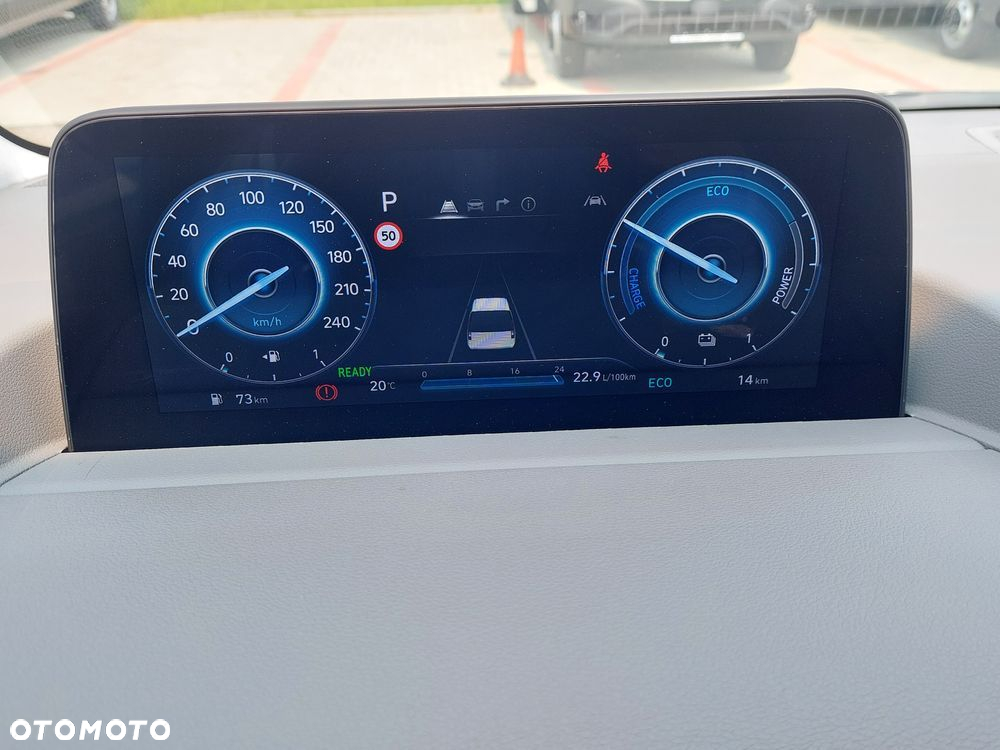 Hyundai Staria 1.6 T-GDI HEV Luxury - 11