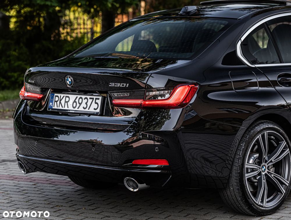 BMW Seria 3 330i xDrive M Sport - 30