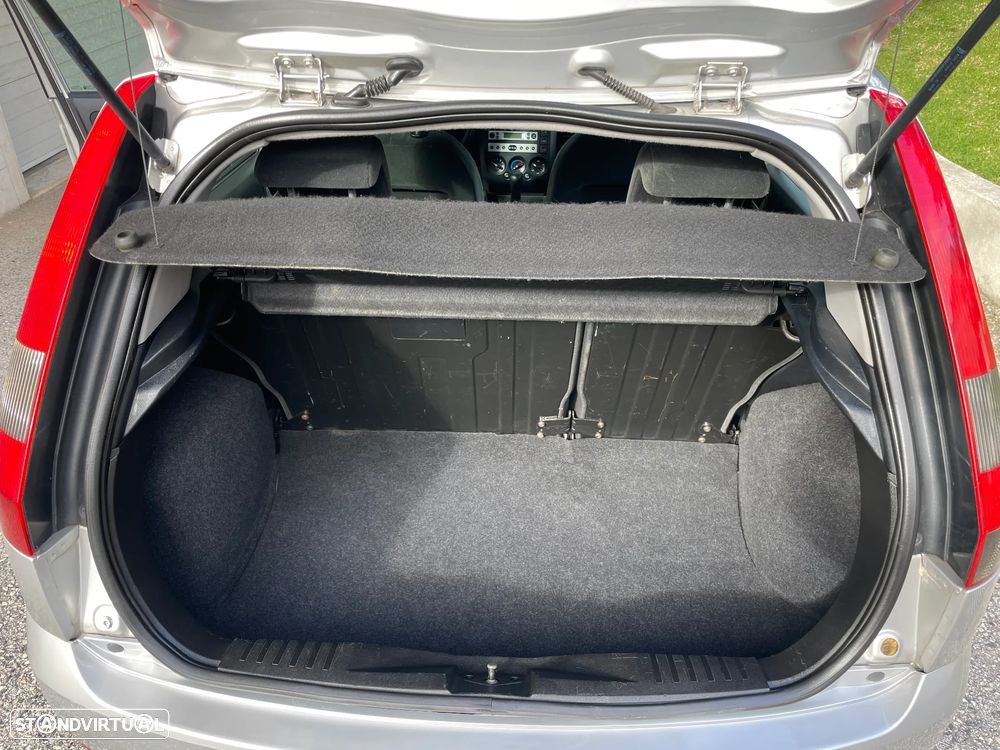 Ford Fiesta 1.25 Ghia - 22