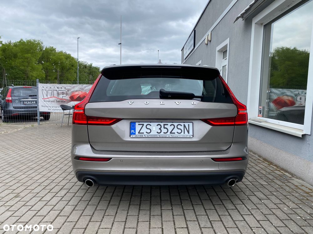 Volvo V60 D4 Geartronic Summum - 14
