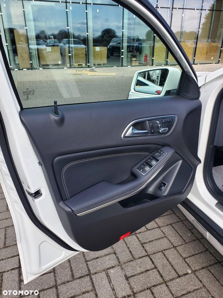 Mercedes-Benz GLA 250 4Matic 7G-DCT AMG Line - 20