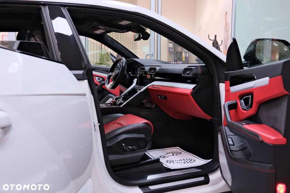 Lamborghini Urus - 30