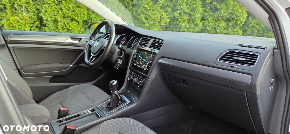 Volkswagen Golf - 20