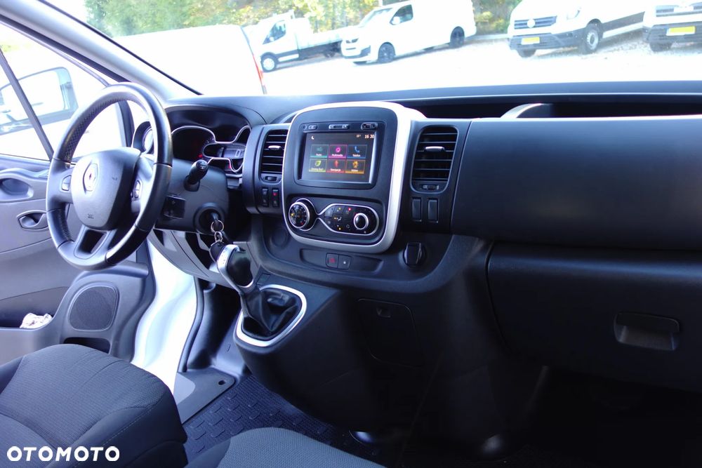 Renault Trafic Automat 2.0 Dci 145 KM Long Klima Webasto Kamera - 22