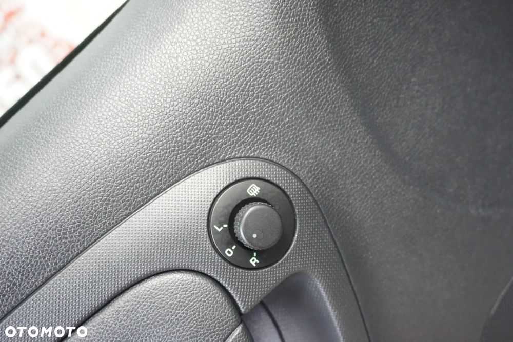 Skoda Fabia 1.2 TSI Ambiente - 26