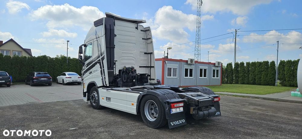 Volvo - 2