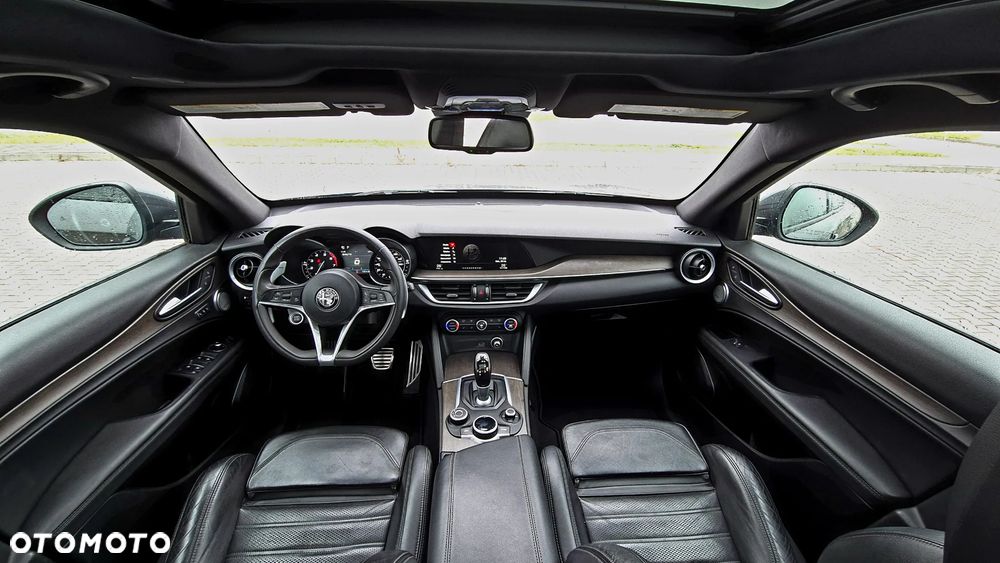 Alfa Romeo Stelvio 2.0 Turbo 16V AT8-Q4 Ti - 2