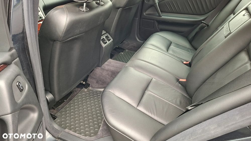 Mercedes-Benz Klasa E - 8