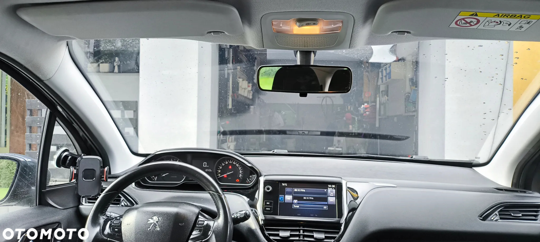 Peugeot 208 1.2 PureTech Allure - 33