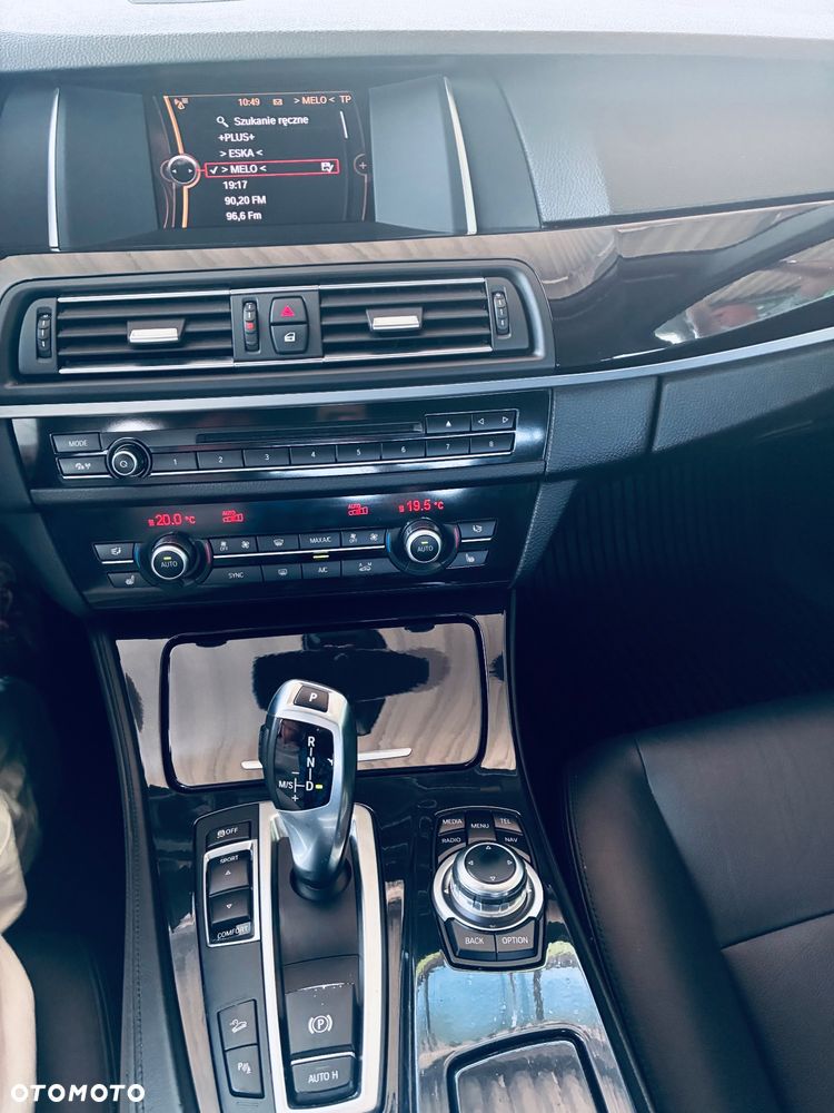 BMW Seria 5 520d xDrive - 10