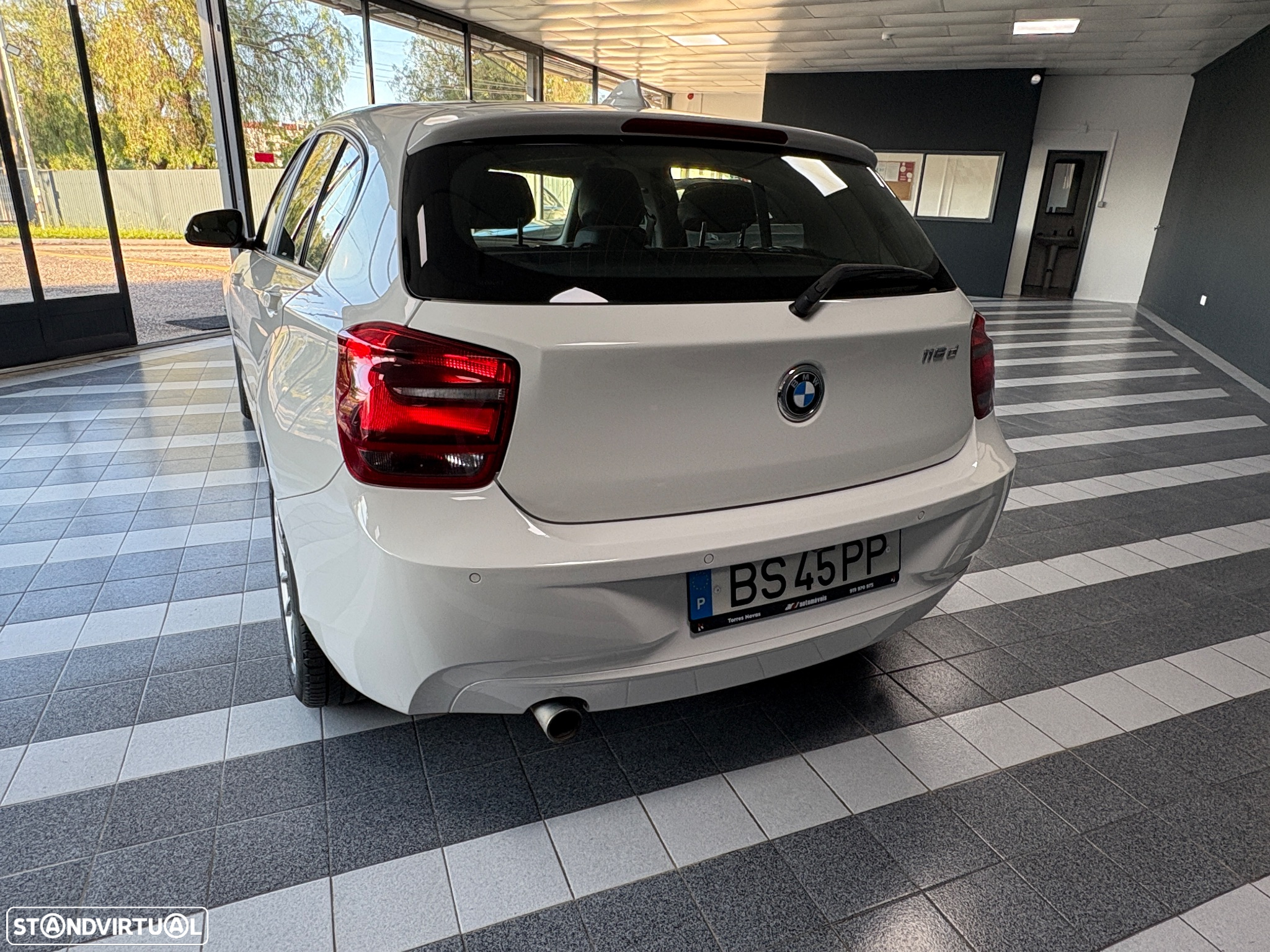 BMW 116 d Line Urban - 5