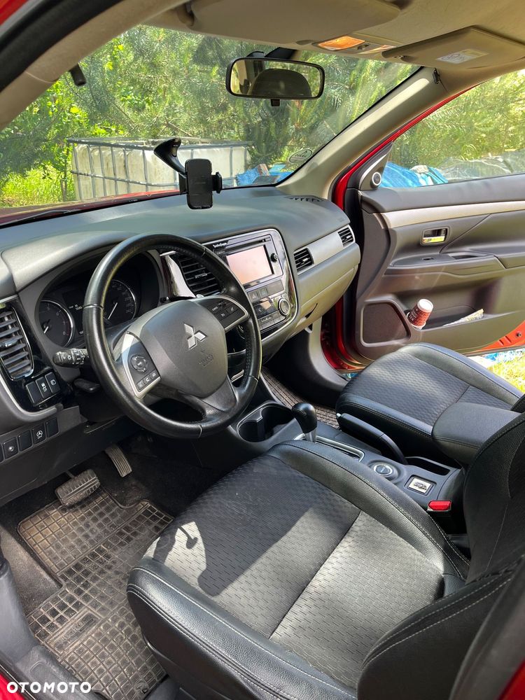 Mitsubishi Outlander 2.0 Intense + 4WD CVT - 8