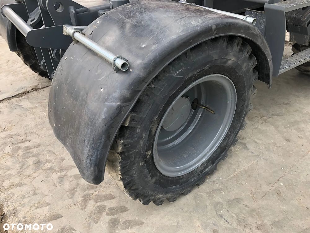 Takeuchi TB295W - 13