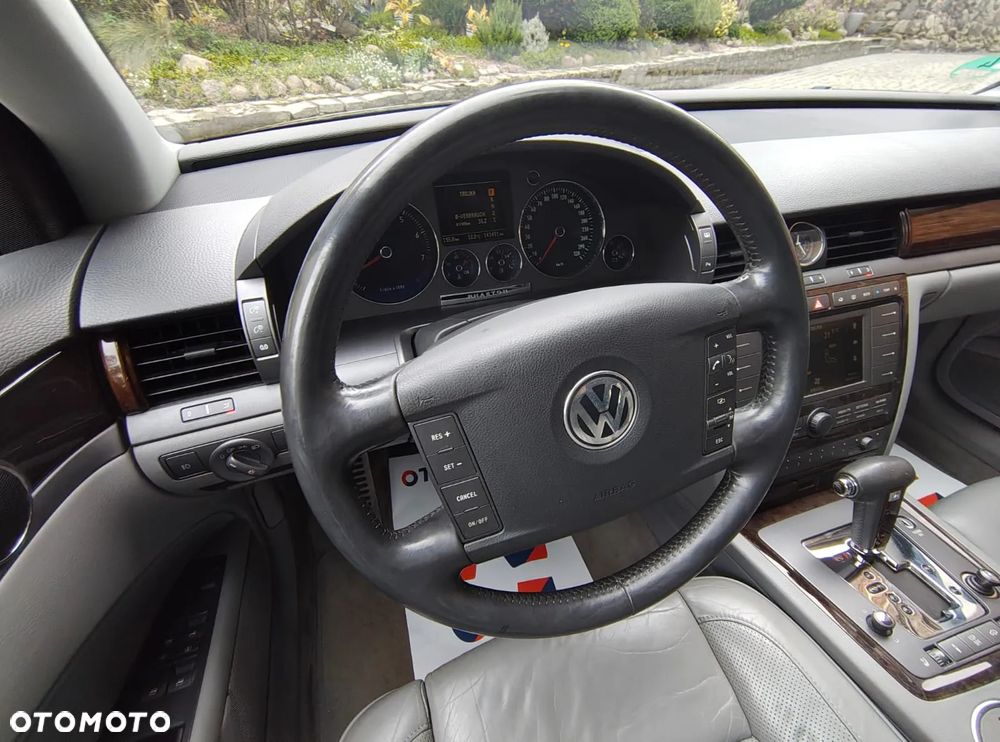 Volkswagen Phaeton - 10