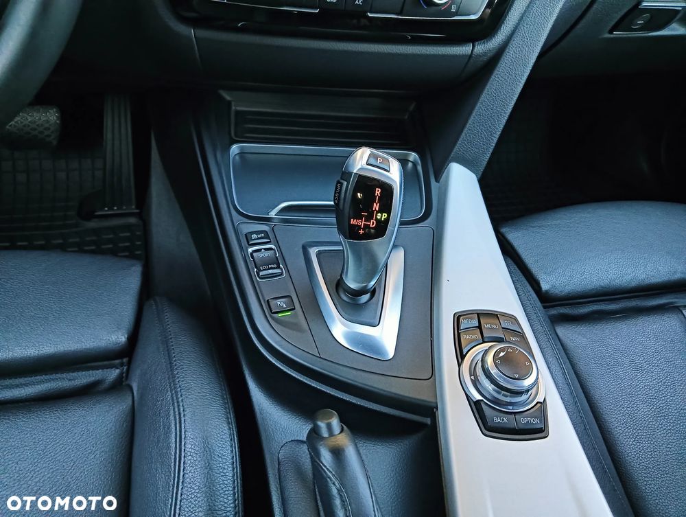 BMW Seria 3 - 17