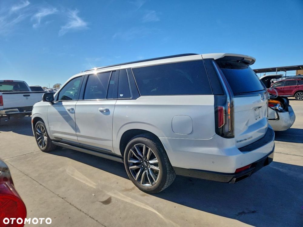 Cadillac Escalade - 2