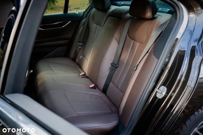 BMW Seria 7 740d xDrive - 19