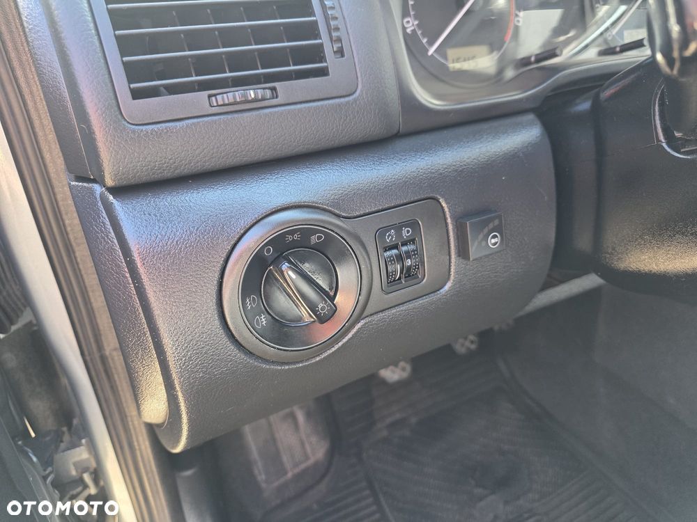 Skoda Octavia 1.6 Tour Ice - 13