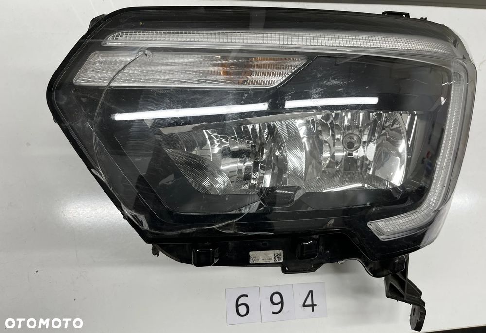 Reflektor lampa lewa Renault Master 4 IV LED 260607867R - 2