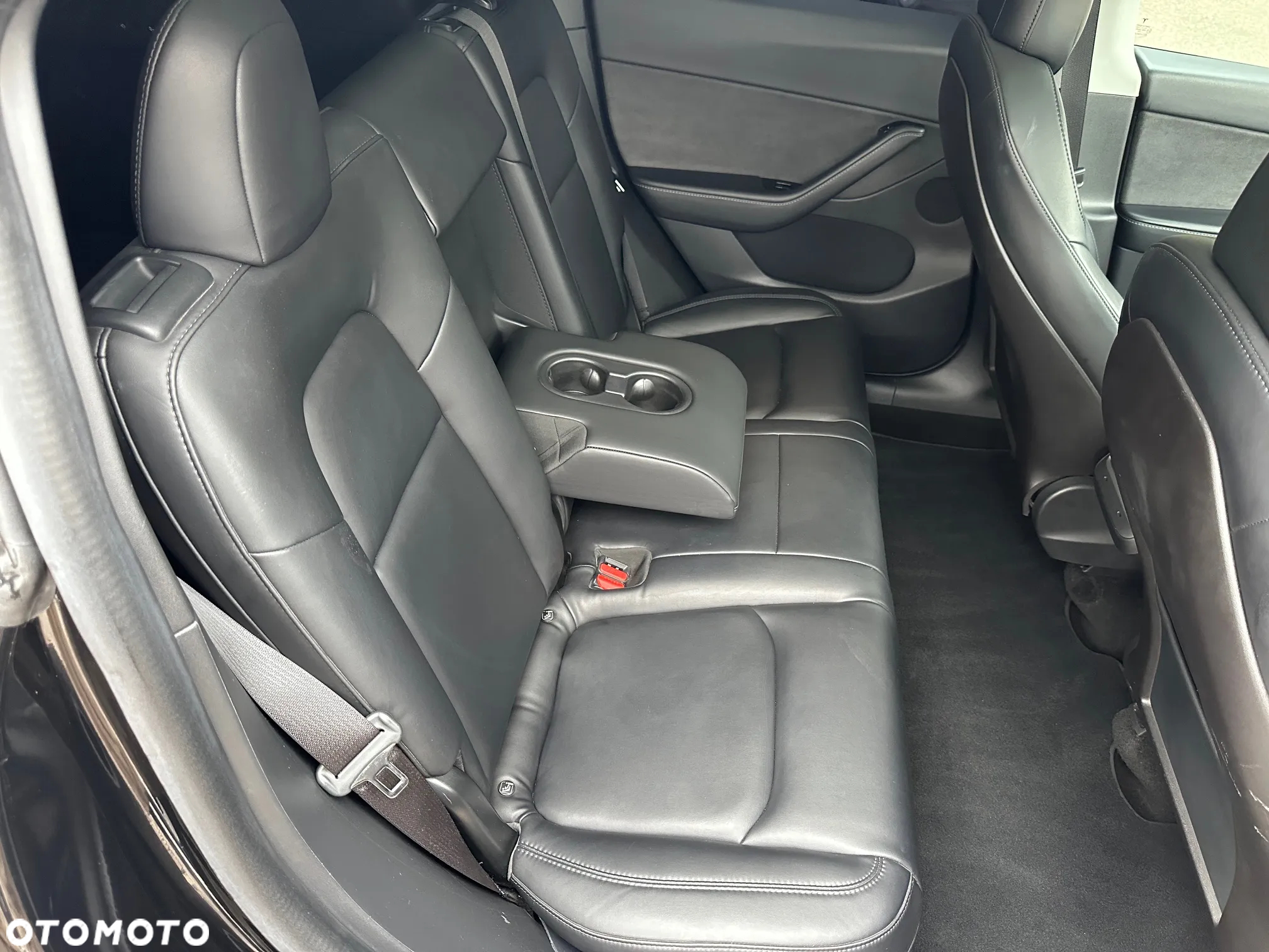 Tesla Y Model Long Range Dual Motor AWD - 24