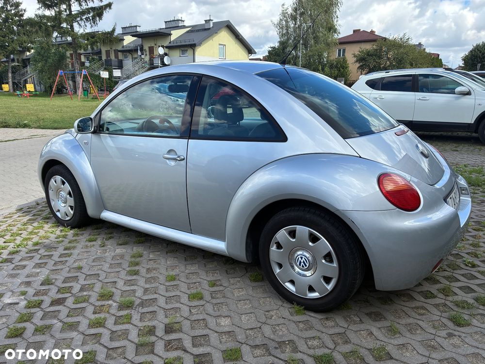 Volkswagen New Beetle - 1