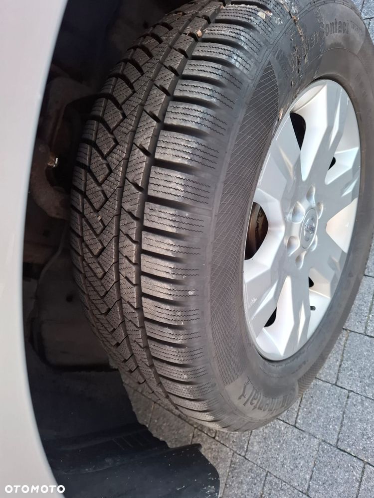 Nissan Pathfinder 2.5 DCi LE - 17